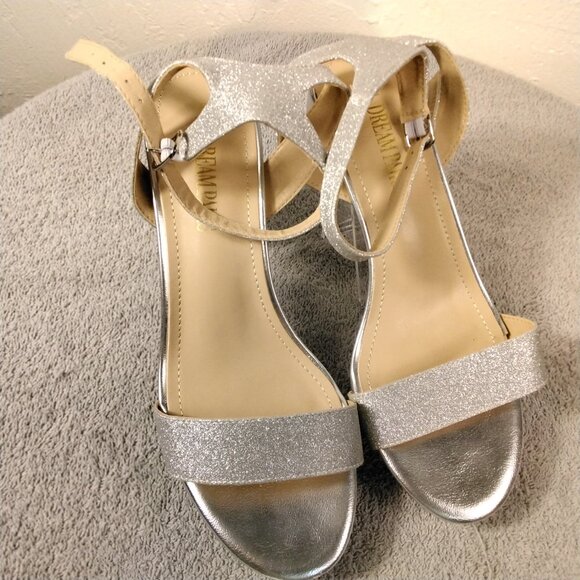 ✨ Dream Pairs Silver Glitter Low Block Heel Sandals Ankle Strap Size 9 Party - Picture 1 of 12